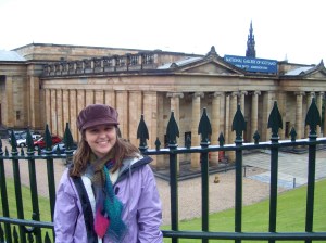 In font of the National Gallery of Scotland wearing my hand-knitted scarf